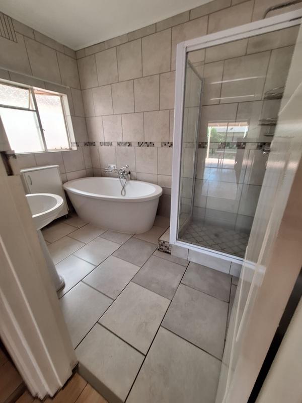 4 Bedroom Property for Sale in Panorama Western Cape